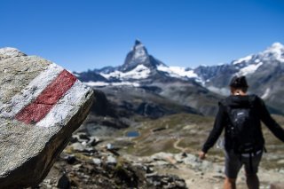 Près de la moitié de la population ne connaît pas la signification des bandes blanc-rouge-blanc signalisant les chemins de montagne. Ceux-ci nécessitent d'être "en forme, avec le pied sûr et ne pas souffrir de vertige" (archives).